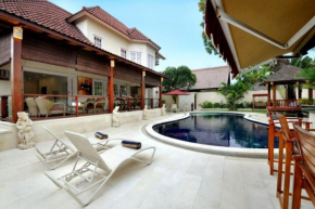 Huge 4 bed villa space galore, walk to beach